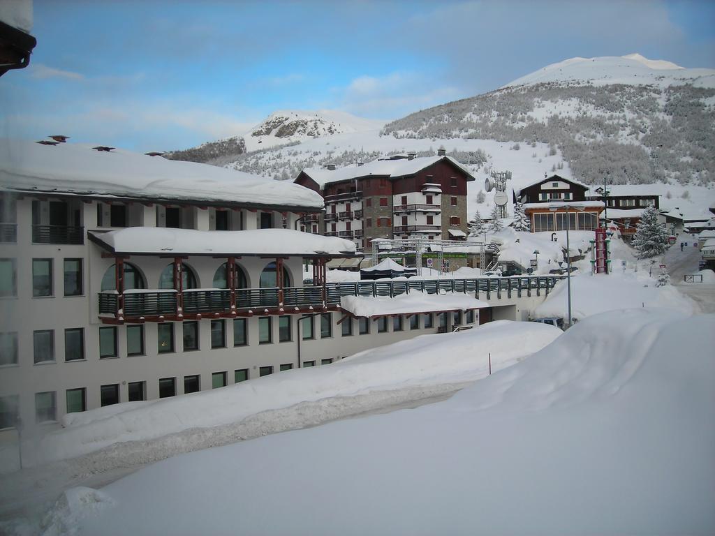 Torre Dell'Orologio Apartment Sestriere Luaran gambar